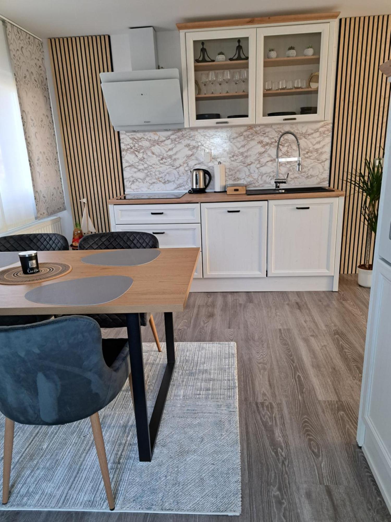 Apartmani Habibi Jalzabet Экстерьер фото
